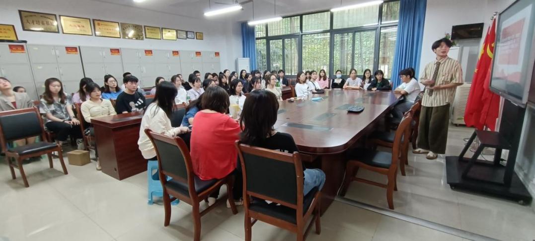 四月组织生活会照片1